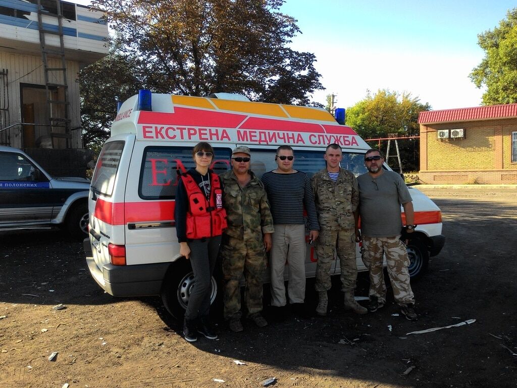 На Донбасі з багатомісячного полону звільнили волонтера: фотофакт