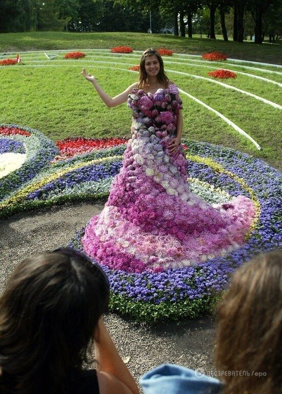 В Киеве на Певчем поле стартовала выставка цветов: сказочные фото