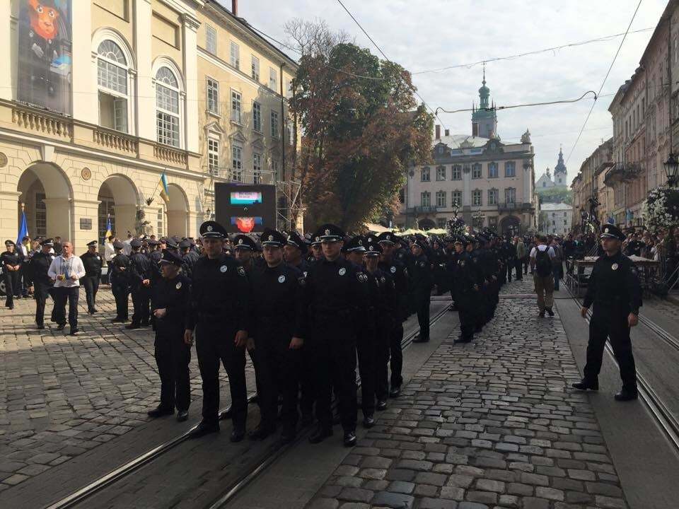 У Львові дали старт новій поліції: опубліковані фото і відео