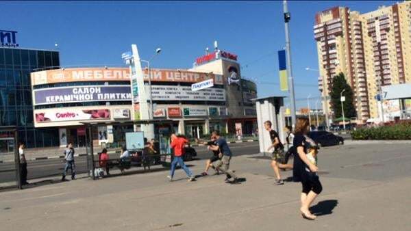 В Харькове избили мужчину в футболке с надписью "СССР": фото- и видеофакт