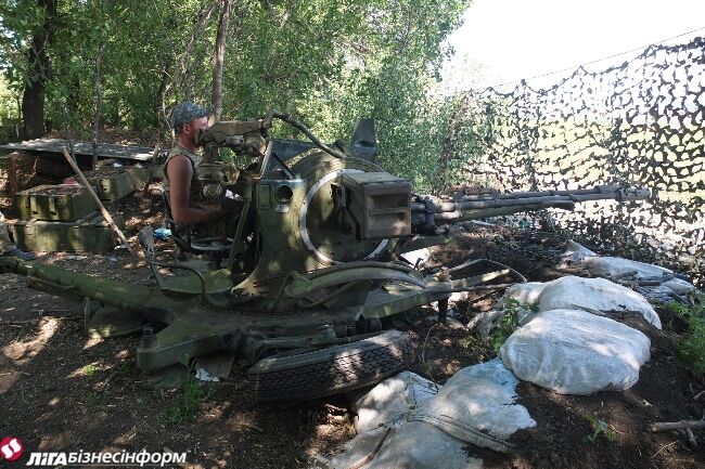 На лінії вогню. Як зустрічали День Незалежності на передовій: фоторепортаж