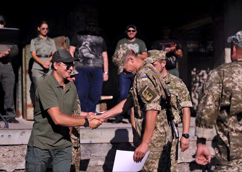 Ляшко отметил День Независимости на передовой