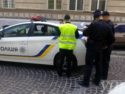 У Львові поліція влаштувала ДТП на другий день роботи: опубліковані фото