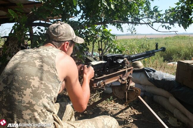 На лінії вогню. Як зустрічали День Незалежності на передовій: фоторепортаж