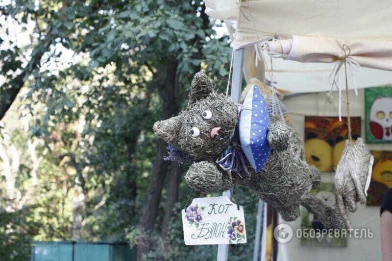 Як українці святкували День Незалежності: ляльки-мотанки і пес-патріот
