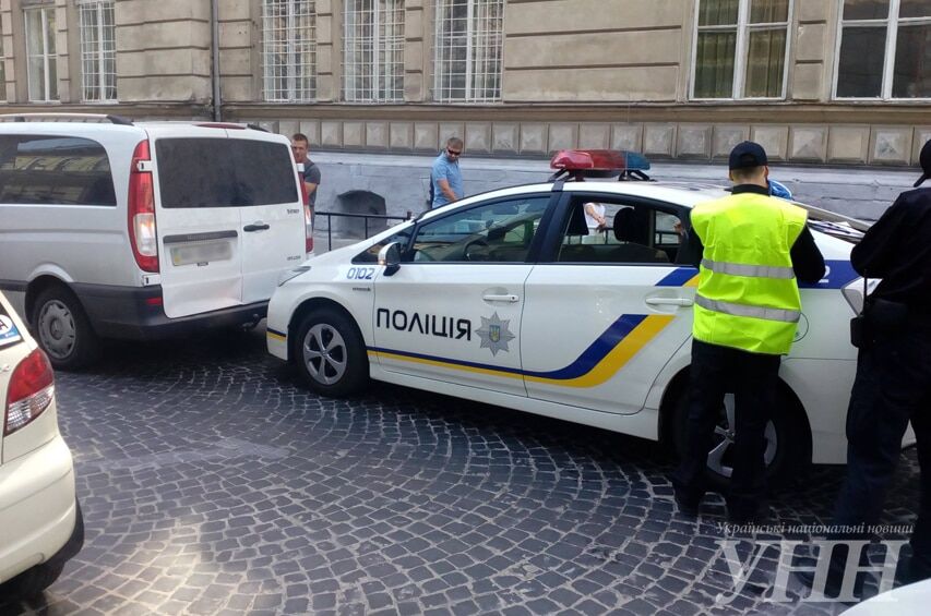 У Львові поліція влаштувала ДТП на другий день роботи: опубліковані фото