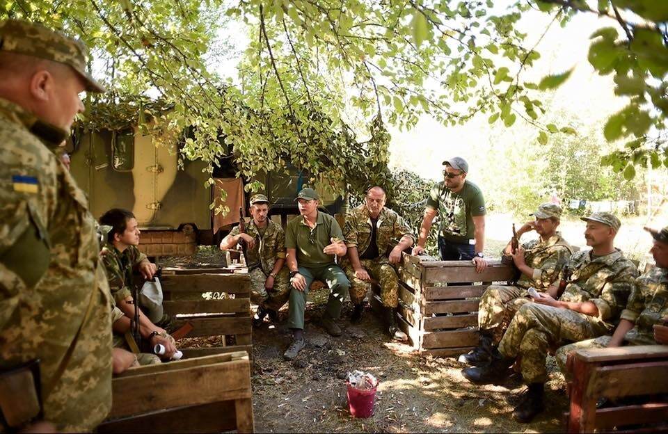 Ляшко отметил День Независимости на передовой