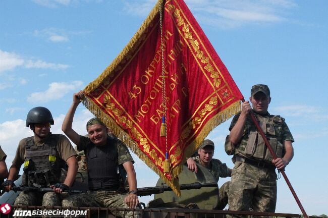 На лінії вогню. Як зустрічали День Незалежності на передовій: фоторепортаж