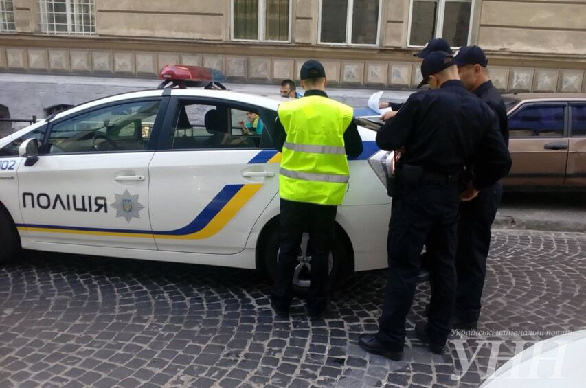 Во Львове полиция устроила ДТП на второй день работы: опубликованы фото