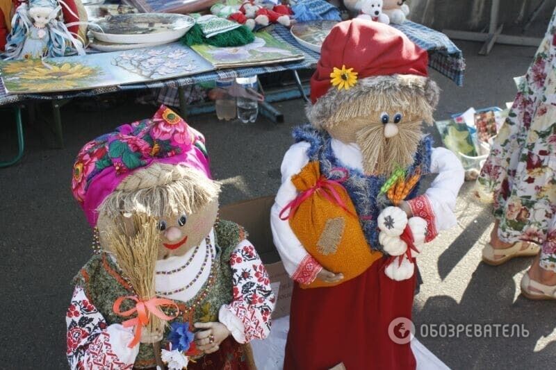 Как украинцы праздновали День Независимости: куклы-мотанки и пес-патриот