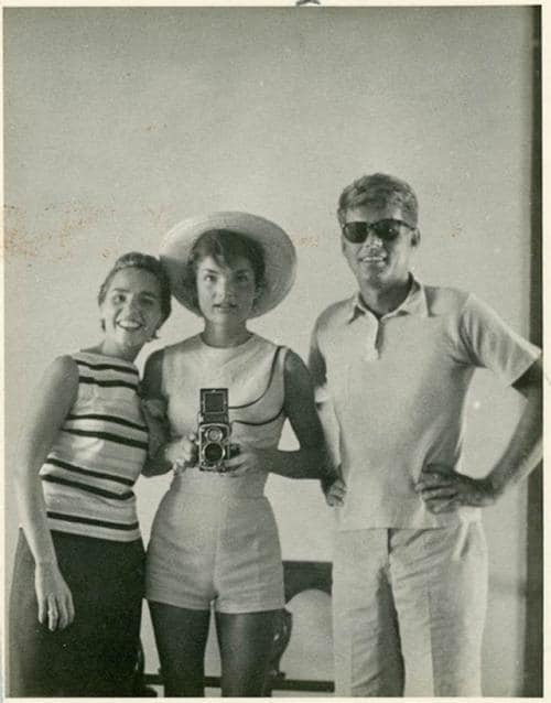 Опубликовано раритетное селфи семейства Кеннеди, сделанное в 1954 году