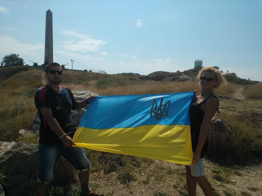 Кримських активістів заарештували і засудили за один день за фото з прапором України