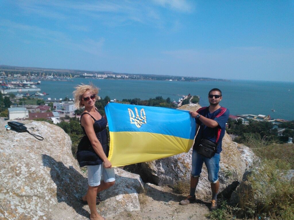 Крымских активистов арестовали и осудили в один день за фото с флагом Украины