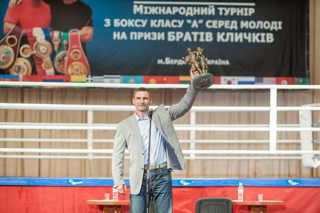 Кличко проведет мастер-класс для украинских бойцов