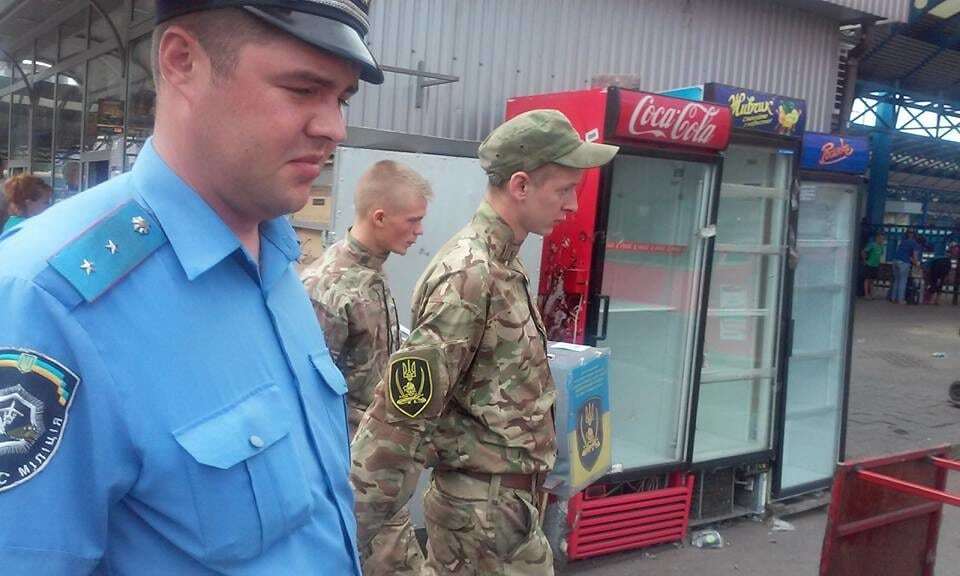 На вокзале Киева боец АТО задержал псевдоколлег: милиция "быкует"