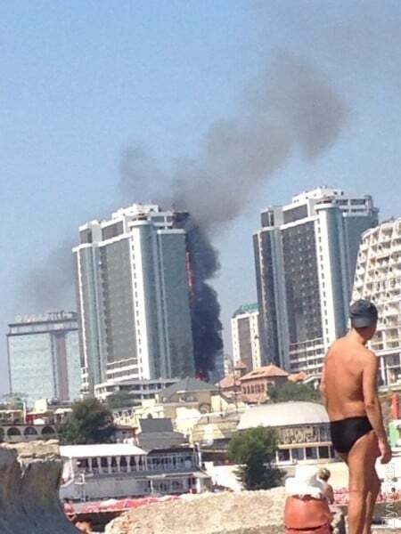 Пожар в элитной многоэтажке в Одессе потушили: есть пострадавшие
