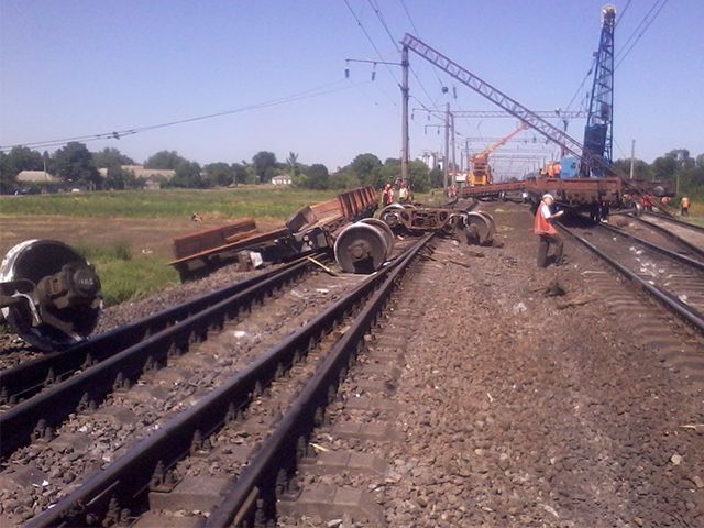 НП на залізниці. У Миколаївській області потяг зійшов з рейок: фотофакт