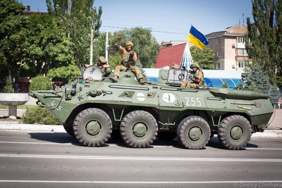 Бірюков не втримався від фото "мімімішних" десантників і морпіхів з Маріуполя