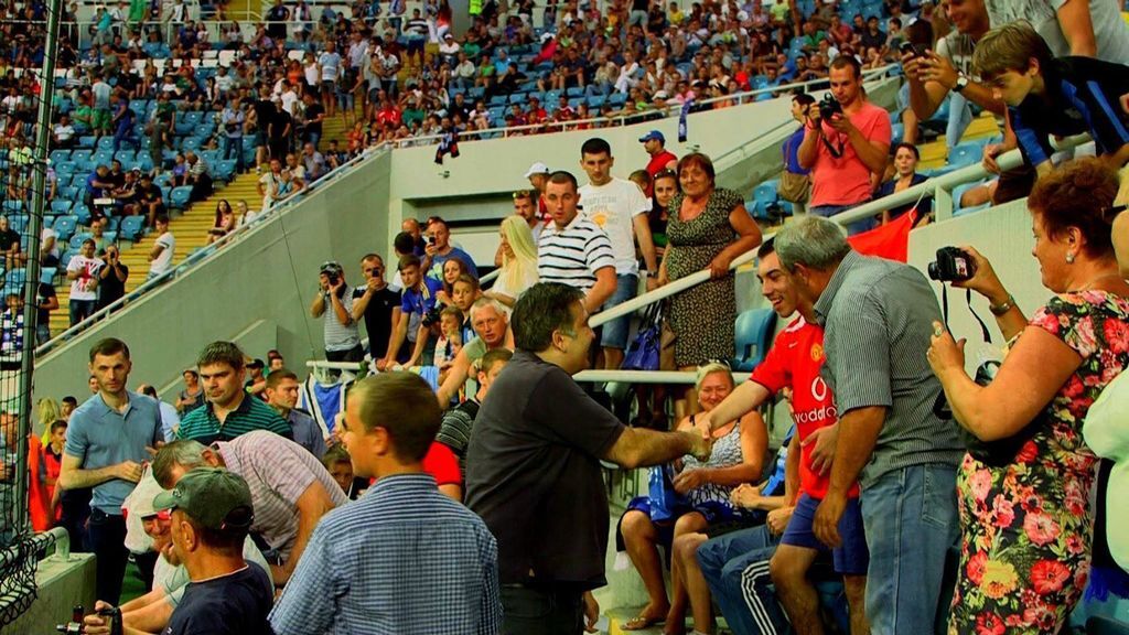 Саакашвили посмотрел футбол вместе с бойцами АТО: трогательные фото