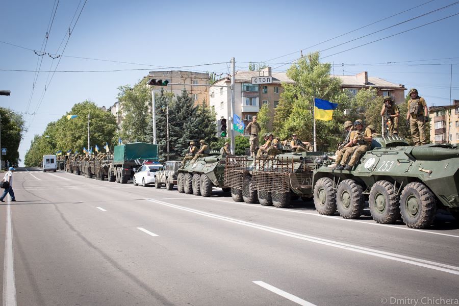 Бірюков не втримався від фото "мімімішних" десантників і морпіхів з Маріуполя