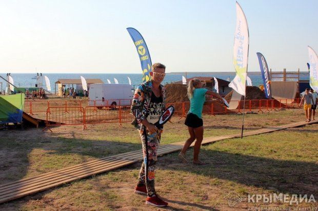 Украинский певец работал ведущим на фестивале в Крыму: фотофакт