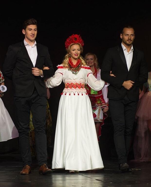 Украинка вошла в тройку самых красивых замужних женщин мира: лучшие фото