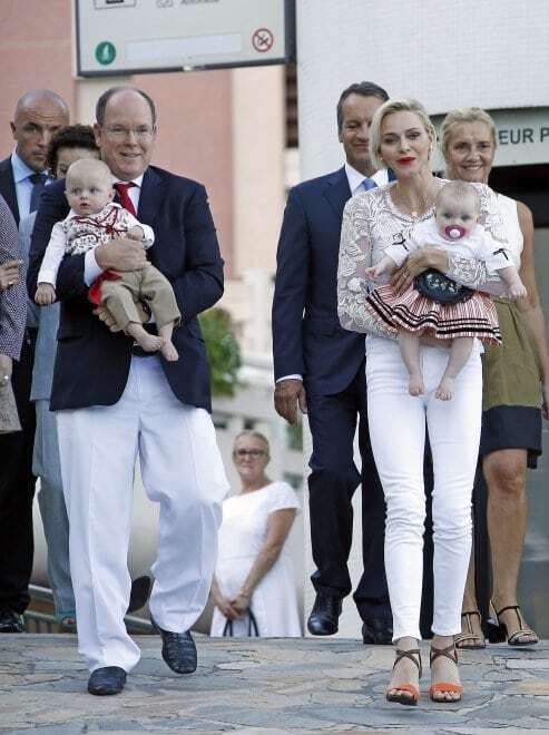 Перший вихід у світ: 8-місячні принц і принцеса Монако побували на пікніку. Фото вінценосних малюків