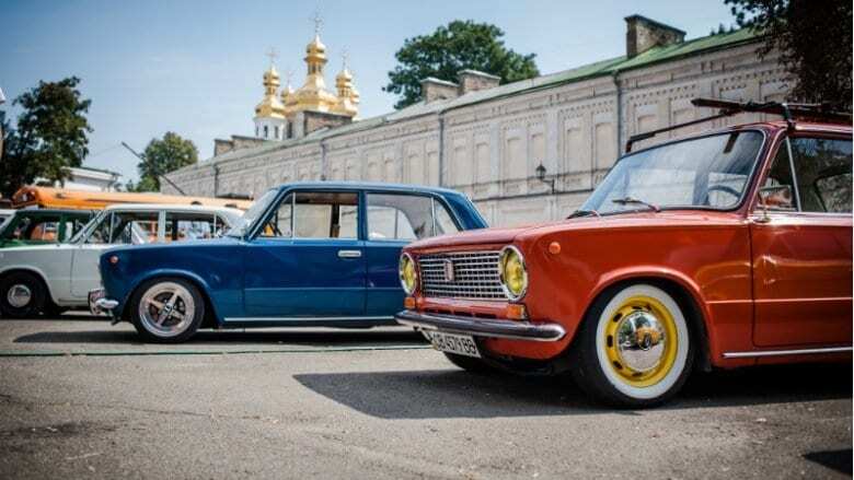 У Києві пройшла виставка ретро автомобілів: фоторепортаж