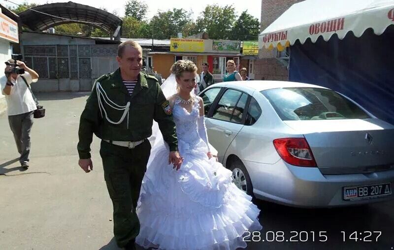 На Донбасі терористи одружуються на місцевих дівчатах "ненасправді"