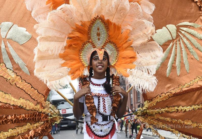  Карнавал в Ноттінг-Хілл: барабани, яскраві фарби і ефектні костюми