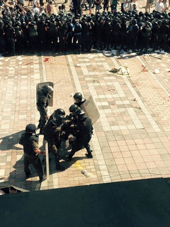 В военнослужащих под Радой бросили боевую гранату - Геращенко
