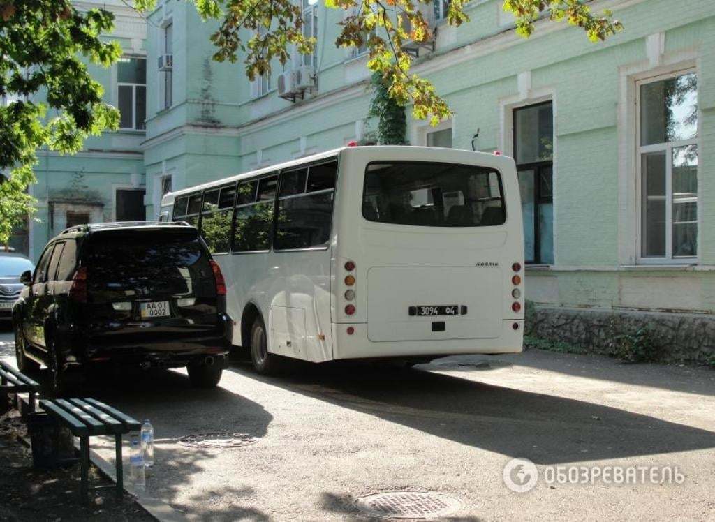 Лікарі борються за життя двох бійців Нацгвардії, постраждалих під Радою