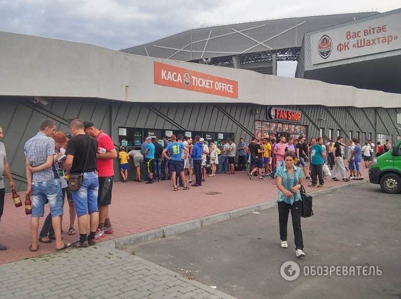 "Шахтер" во Львове будут поддерживать колоритные болельщики: фото фанатов