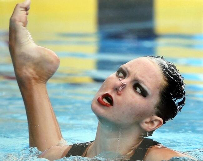 Стоп-кадр: смешные фотографии пловчих бьют рекорды в соцсетях
