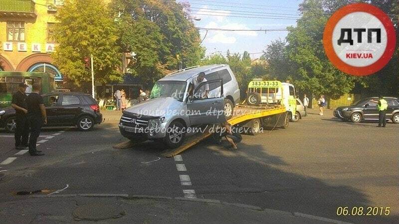 В Киеве маршрутка попала в ДТП: есть пострадавшие