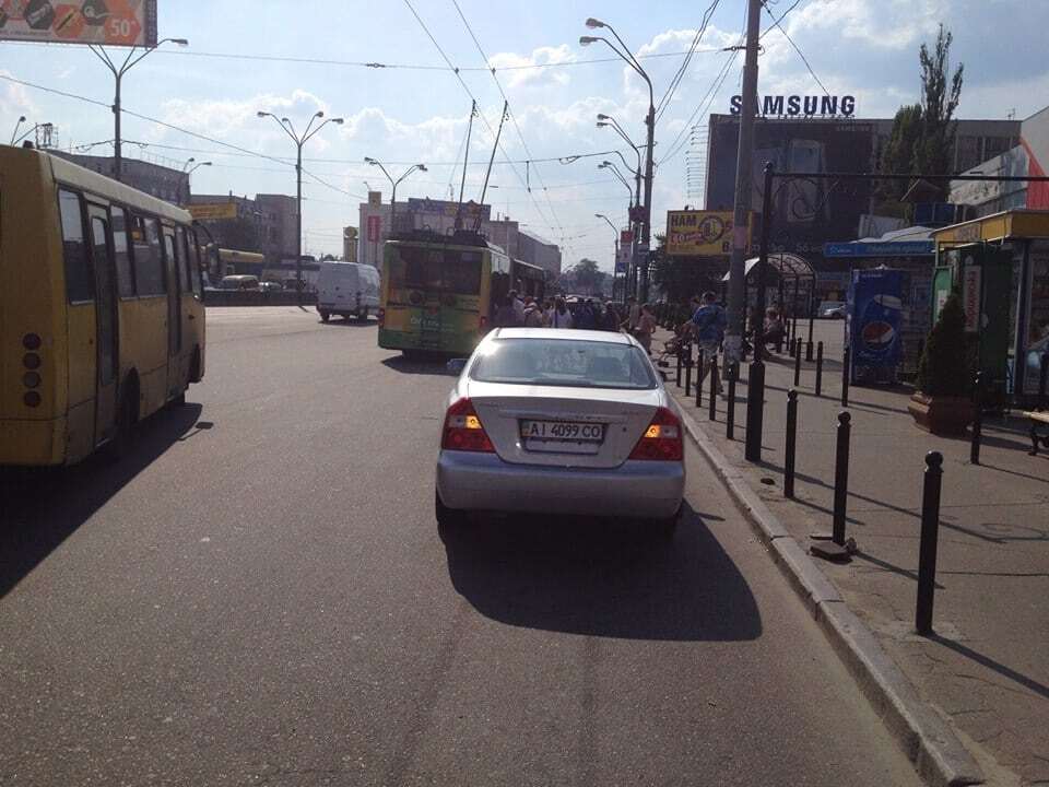 У Києві "героїня парковки" стала жертвою нового закону про поліцію