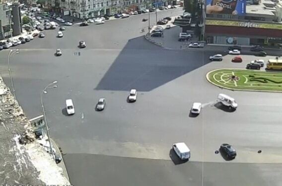 ДТП зі швидкою у Києві: з'явилося відео зіткнення
