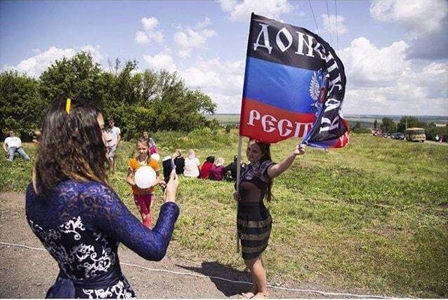 "ДНР"-овцы в сети похвастались фото на месте катастрофы MH17