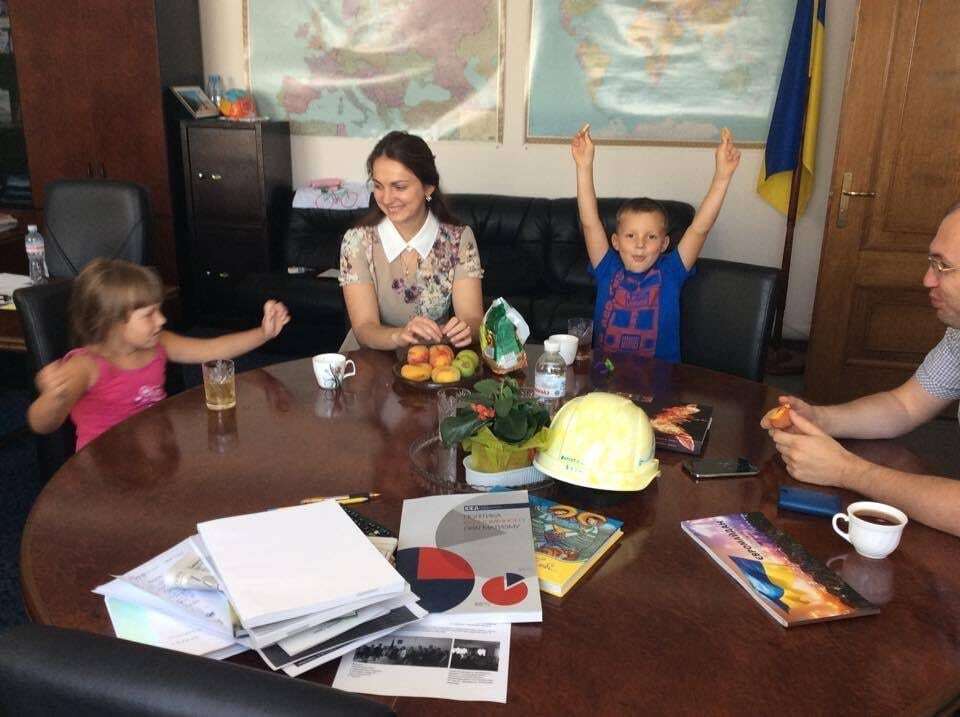 Как проводят лето украинские нардепы и политики: опубликованы фото и видео