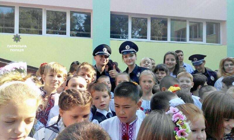 Киевская полиция провела урок безопасности в школах: фоторепортаж