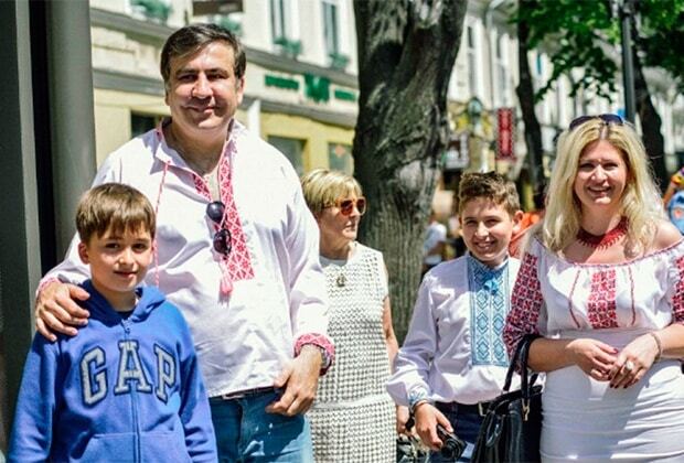 "Поп-звезды" украинской политики: хитрости самопиара Яценюка и Саакашвили