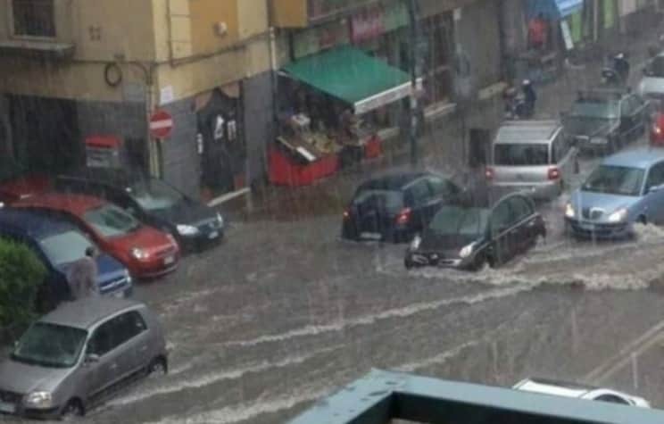 Після аномальних дощів Сицилія пішла під воду: фоторепортаж