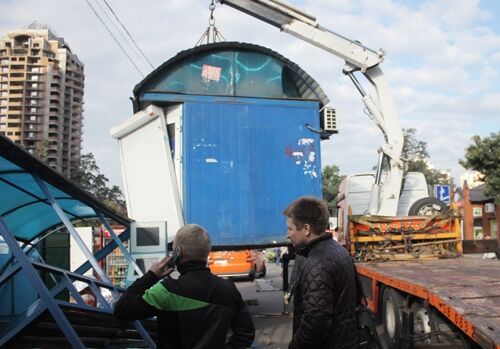 Появилось видео вооруженного конфликта при демонтаже МАФа в Киеве