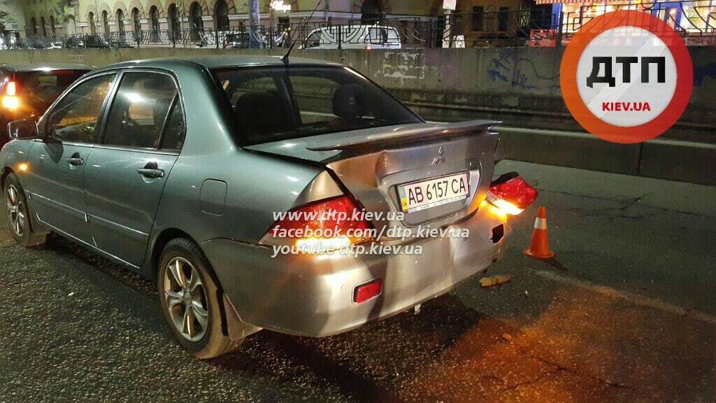 У Києві сталося масштабне ДТП на Севастопольській площі: фото аварії