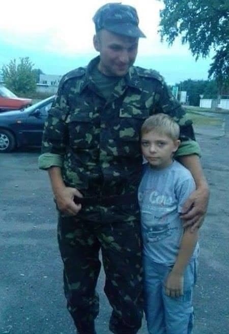 Синові бійця АТО потрібна допомога: батьки хлопчика померли від раку