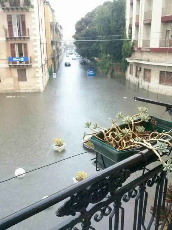 Після аномальних дощів Сицилія пішла під воду: фоторепортаж
