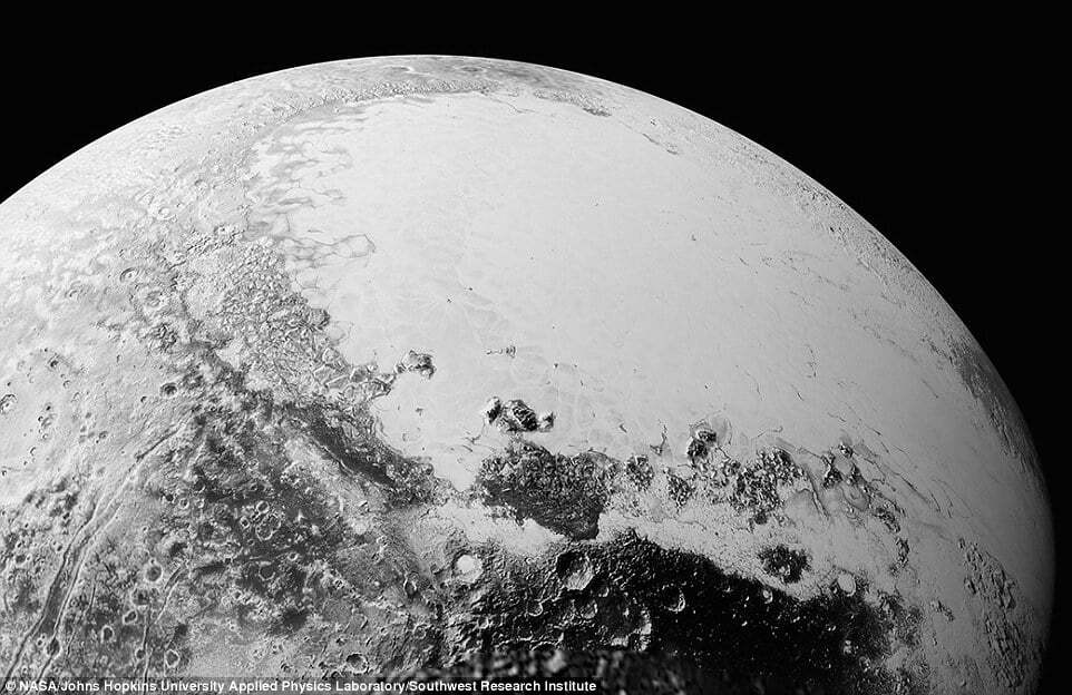 NASA получило новые детальные фото с Плутона