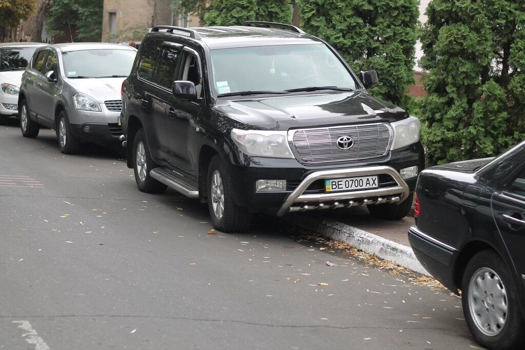 "Чтоб я так жил!" Автопарк кандидатов в прокуроры поразил своей роскошью. Фоторепортаж