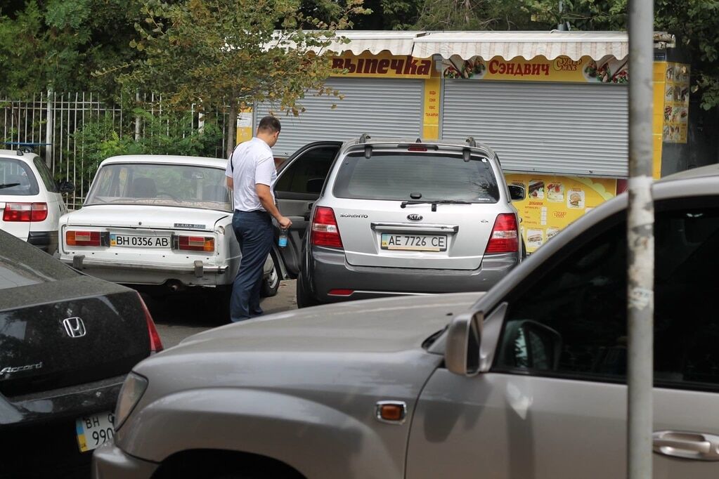 "Чтоб я так жил!" Автопарк кандидатов в прокуроры поразил своей роскошью. Фоторепортаж