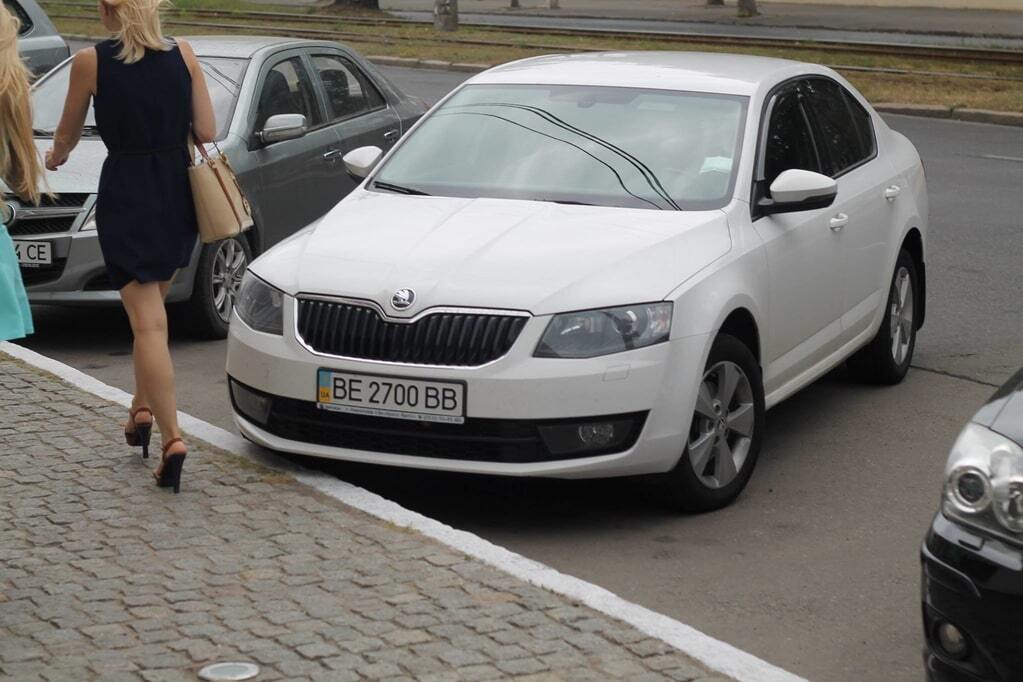 "Чтоб я так жил!" Автопарк кандидатов в прокуроры поразил своей роскошью. Фоторепортаж